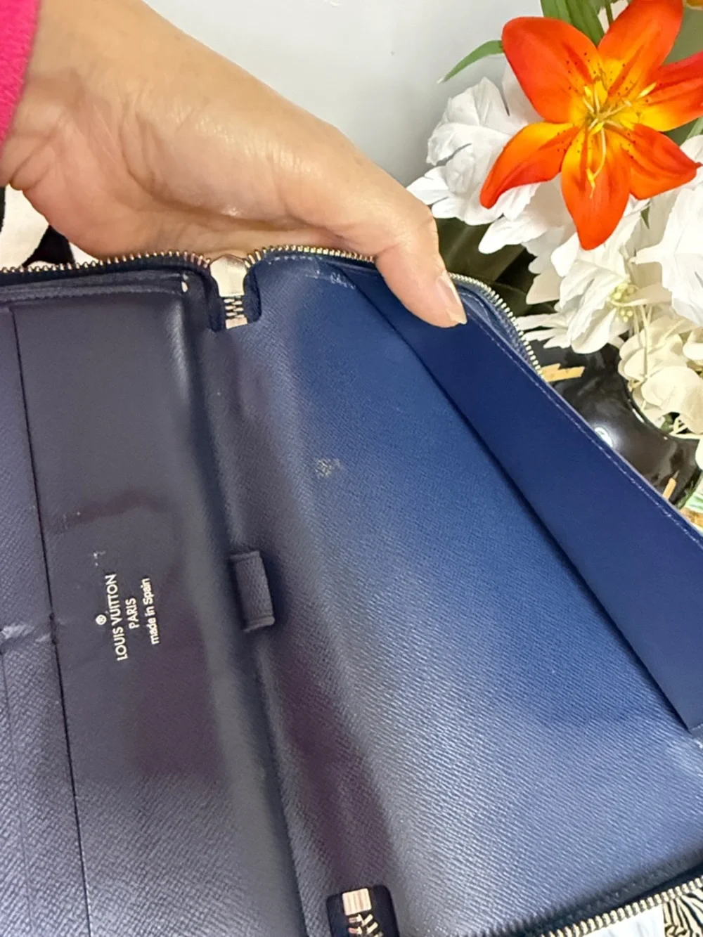 Louis Vuitton Deep Blue Zip Wallet in Textured Leather - Picture 14 of 16